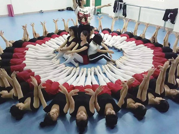 819